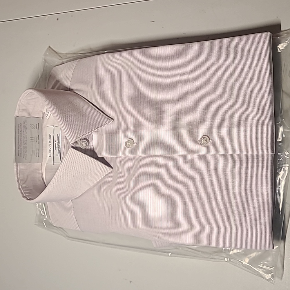 Calvin Klein Men's Light Berry Slim Fit Wrinkle ResistanceStretch DressShirt15.5